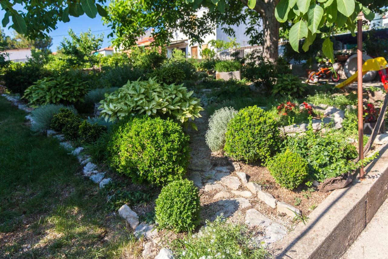 Apartments Bonifacic Пунат Экстерьер фото