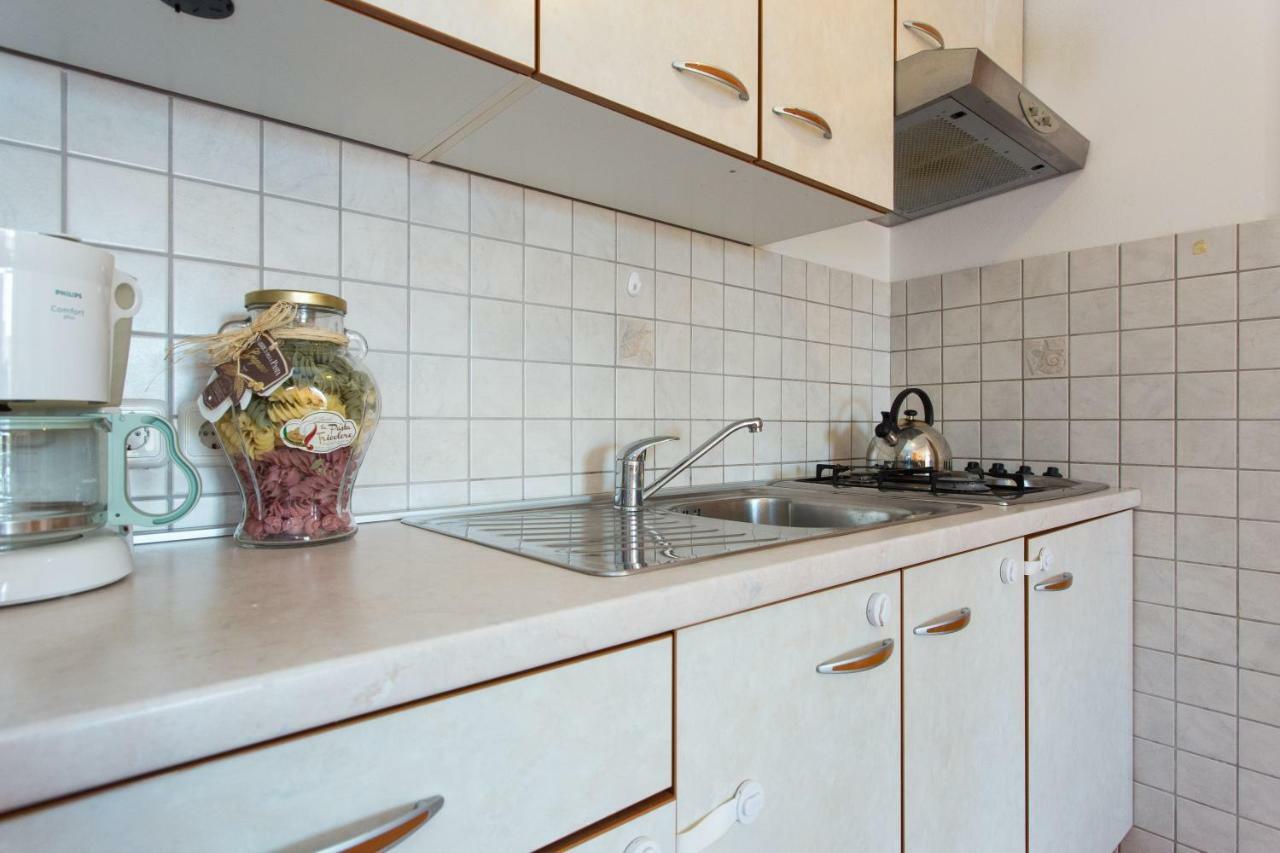Apartments Bonifacic Пунат Экстерьер фото