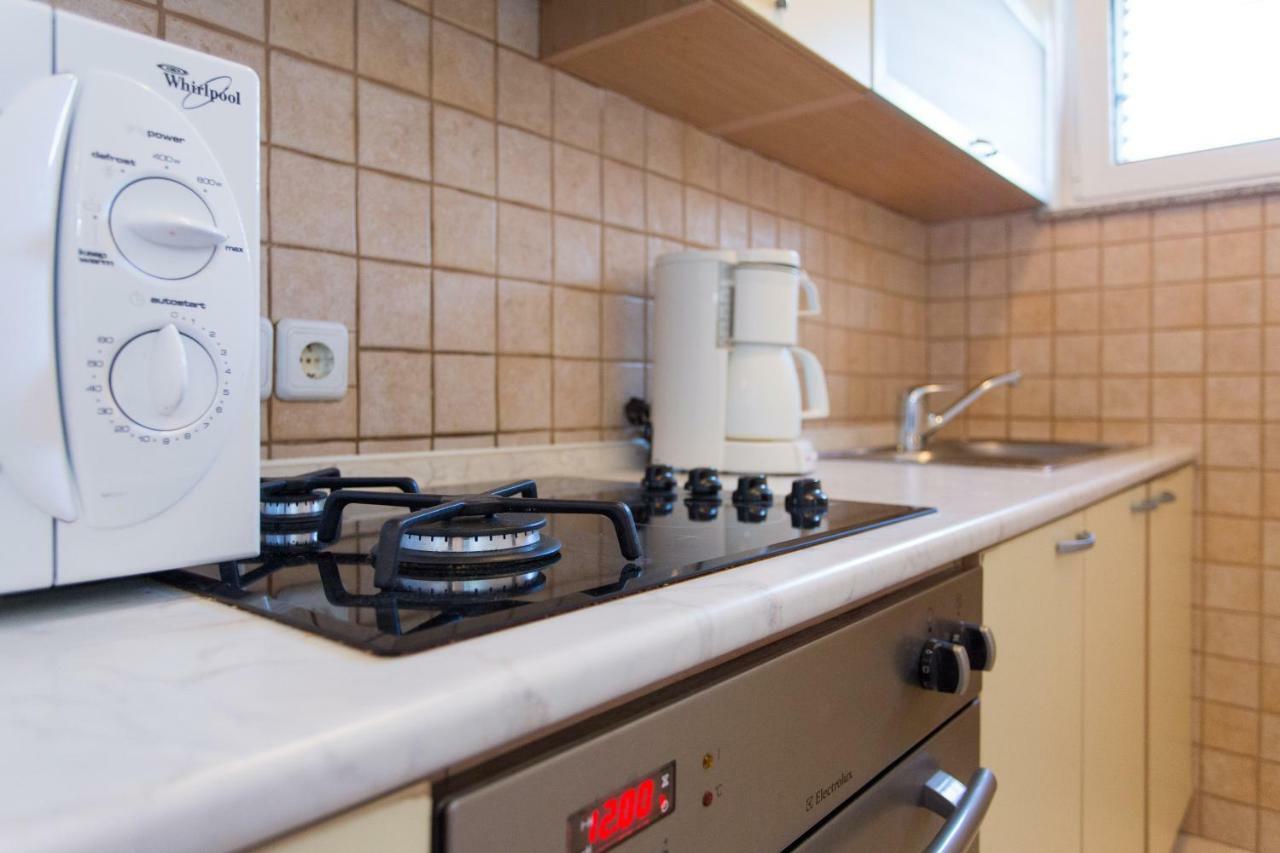 Apartments Bonifacic Пунат Экстерьер фото